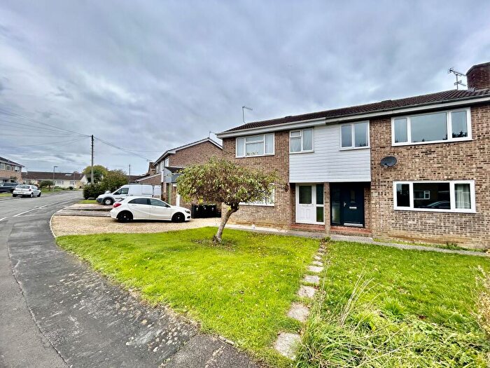 3 Bedroom Semi Detached House For Sale In Duncliffe Close, Stalbridge, DT10