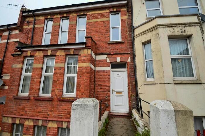 2 Bedroom Flat To Rent In Mount Pleasant Road, Hastings, East Sussex, TN34