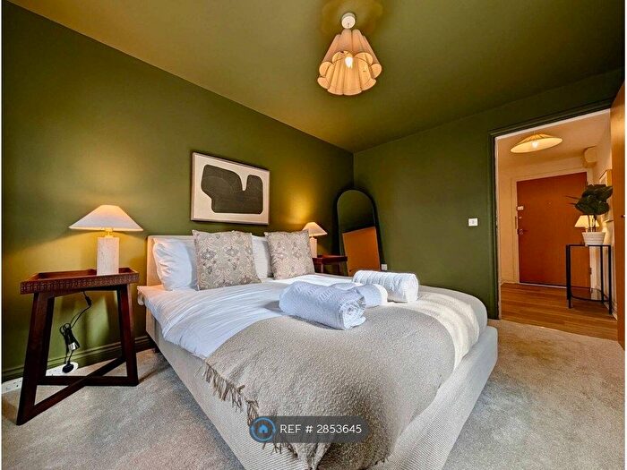 2 Bedroom Flat To Rent In William Court, Norwood, SE25