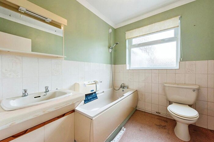 2 Bedroom Detached Bungalow For Sale In Kingsway, Mildenhall, Bury St. Edmunds, IP28