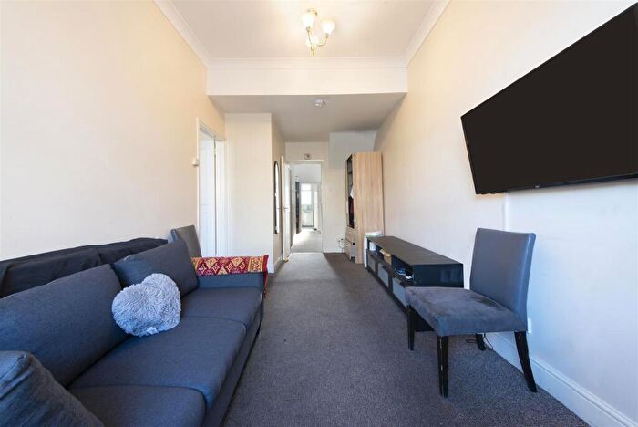 1 Bedroom Flat To Rent In West End Lane, West Hampstead, London, NW6