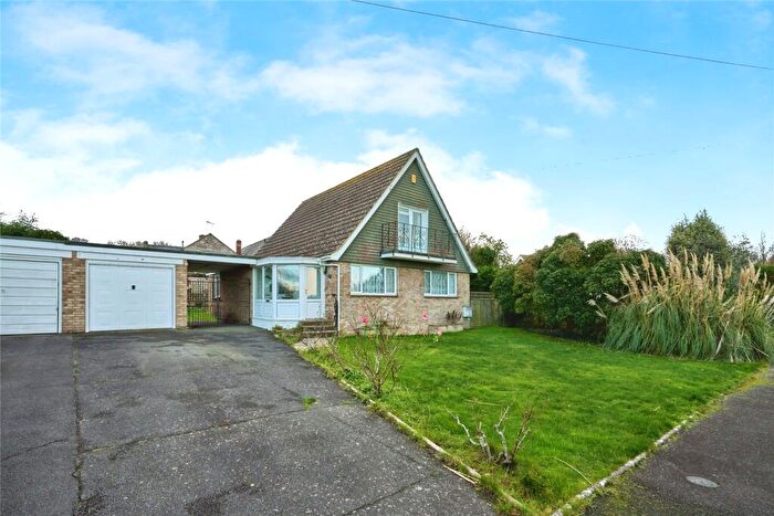 4 Bedroom Bungalow For Sale In Spencer Glade, Ryde, Isle Of Wight, PO33