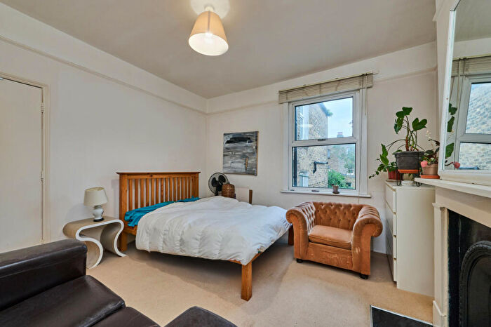 2 Bedroom Flat For Sale In Carden Road, London, SE15