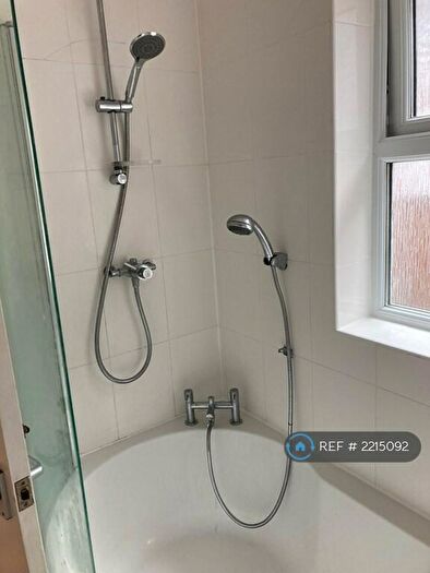 1 Bedroom Flat To Rent In Martyr Road, Guildford, GU1