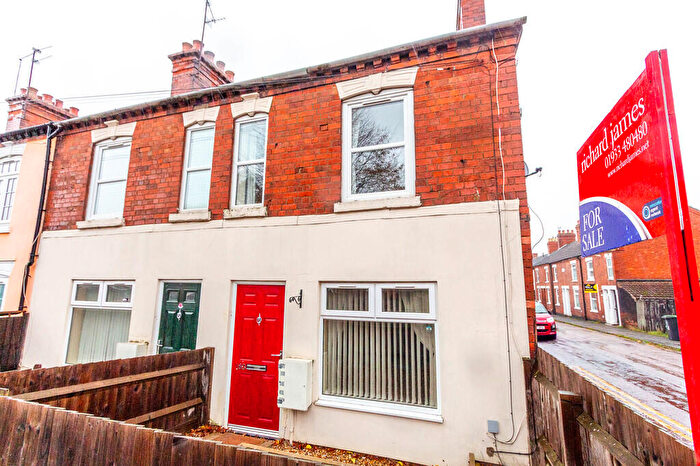 2 Bedroom End Of Terrace House For Sale In Wellingborough Road, Rushden, NN10