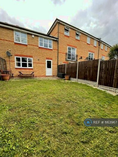 3 Bedroom Terraced House To Rent In Basevi Way, London, SE8