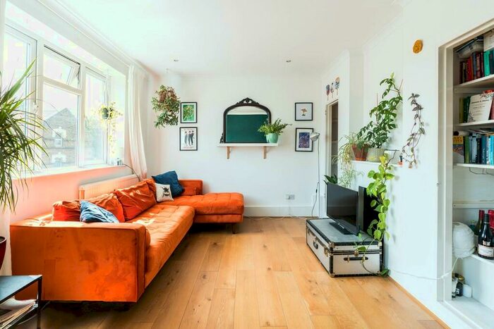3 Bedroom Flat To Rent In Bonsor Street, London, SE5