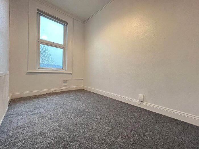 2 Bedroom Flat To Rent In Avondale Road, South Croydon, CR2