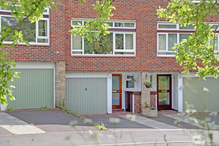 4 Bedroom House For Sale In Hall Drive, London, SE26