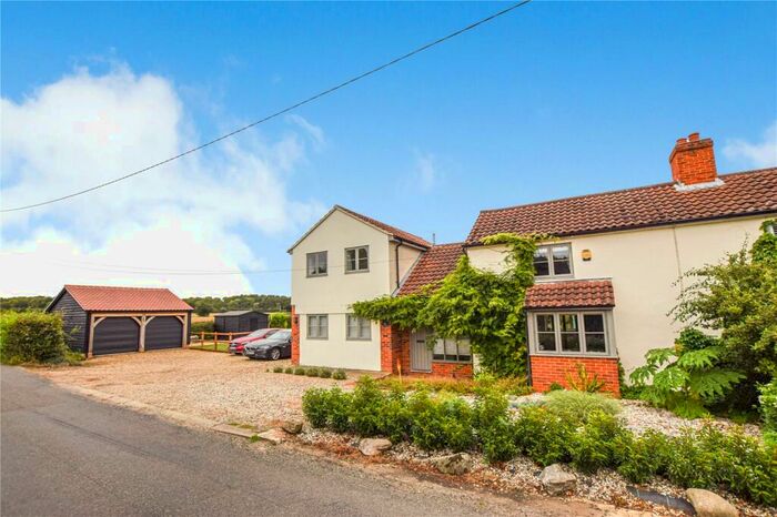 4 Bedroom Semi-Detached House For Sale In Twinstead Road, Pebmarsh, Halstead, Essex, CO9