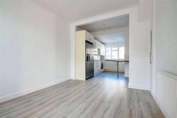 3 Bedroom Detached House To Rent In Main Avenue, Enfield, Middlesex, EN1
