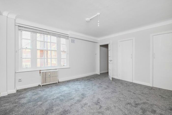 Studio To Rent In Edgware Road, London, W2