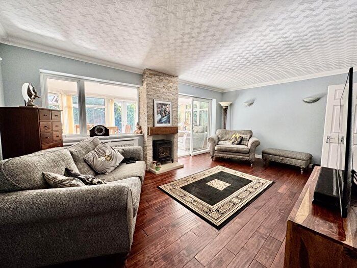 4 Bedroom Detached House For Sale In Walmley Road, Sutton Coldfield, B76