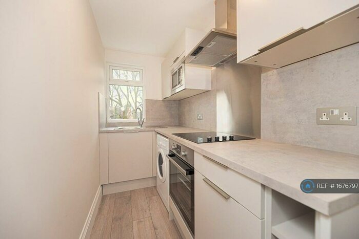 Studio To Rent In South Norwood, South Norwood, SE25