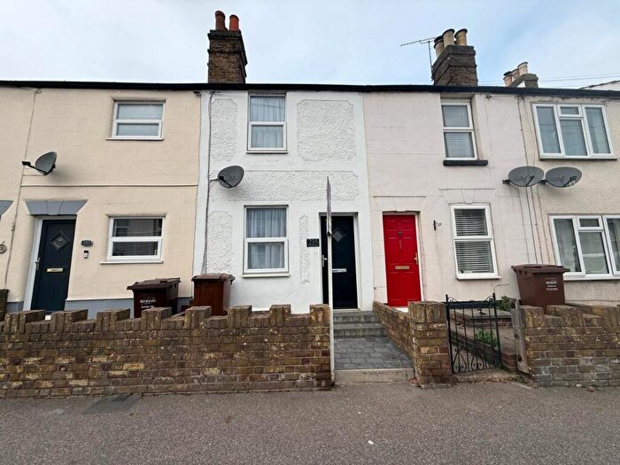 2 Bedroom Terraced House For Sale In Station Road, Rainham, ME8