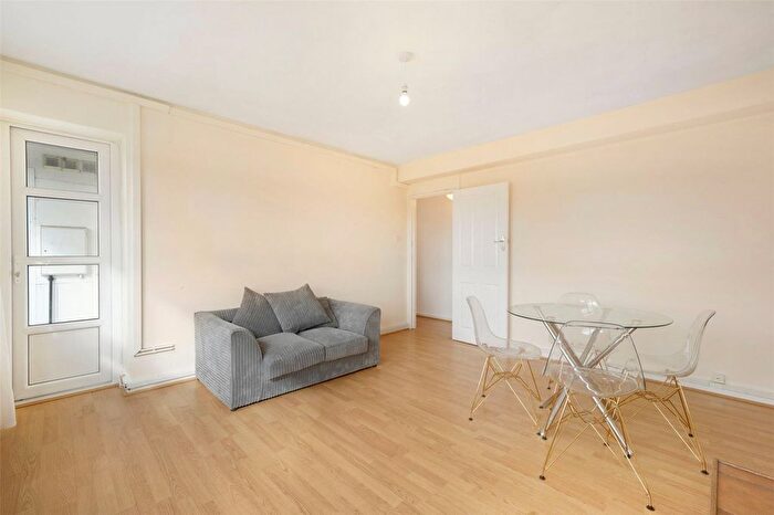 3 Bedroom Flat To Rent In Priory Court, Walthamstow, E17