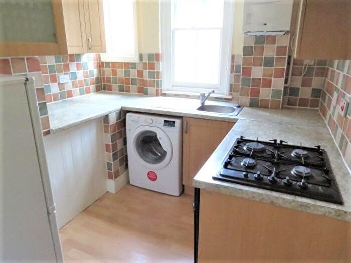 2 Bedroom Apartment To Rent In Playfield Crescent, East Dulwich, London, SE22