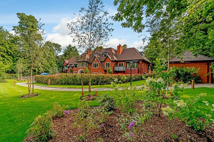 2 Bedroom Flat For Sale In Brockenhurst Road, Ascot, Berkshire, SL5