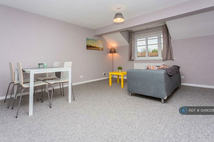 2 Bedroom Flat To Rent In Jasmine Close, Trimley St. Martin, Felixstowe, IP11