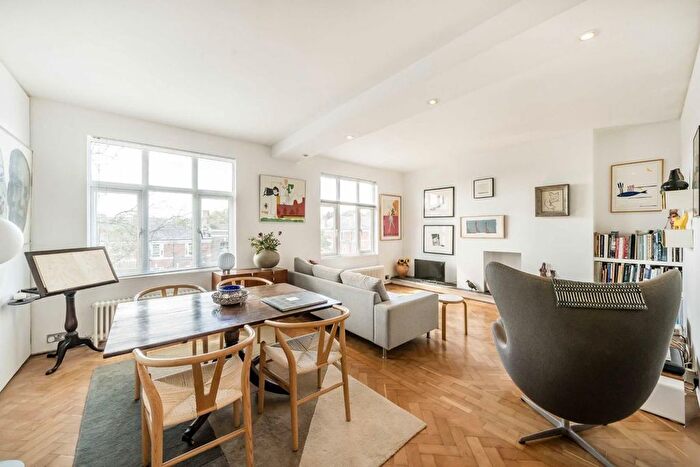 2 Bedroom Flat For Sale In Highbury Grange, Highbury, N5