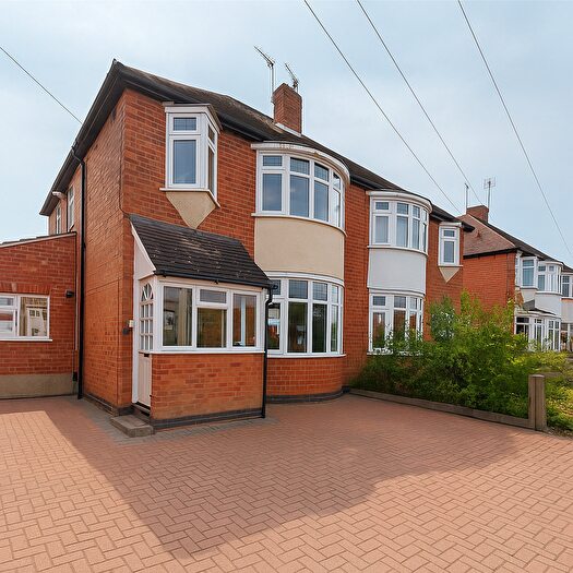 3 Bedroom Semi-Detached House For Sale In Palmerston Boulevard, Leicester, LE2