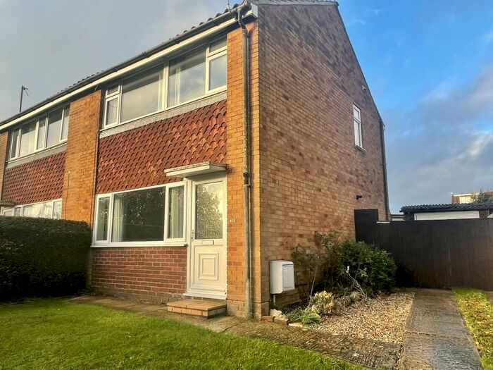 3 Bedroom Semi-Detached House To Rent In Penhill Drive, Swindon, SN2