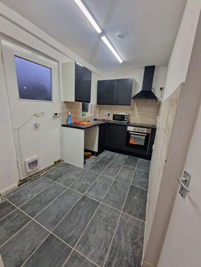 4 Bedroom Terraced House To Rent In Becontree Avenue, Dagenham, RM8
