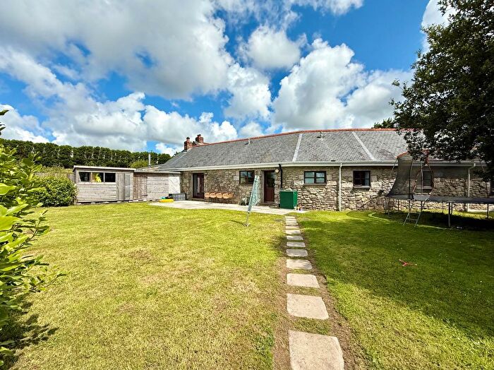 4 Bedroom Barn Conversion For Sale In Edgcumbe, Penryn, TR10