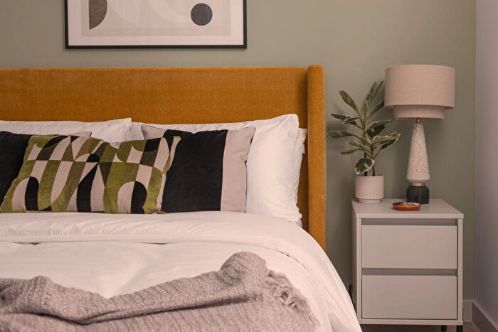 3 Bedroom Apartment To Rent In Dockside, Edinburgh, EH6