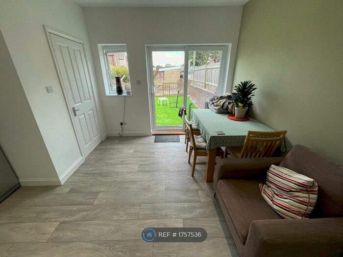 4 Bedroom Terraced House To Rent In Queens Road, Portsmouth, PO2