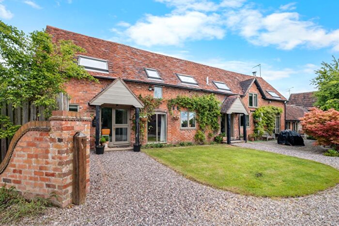4 Bedroom Link Detached House For Sale In The Old Granary, Grange Lane, Alvechurch, Bromsgrove, B48