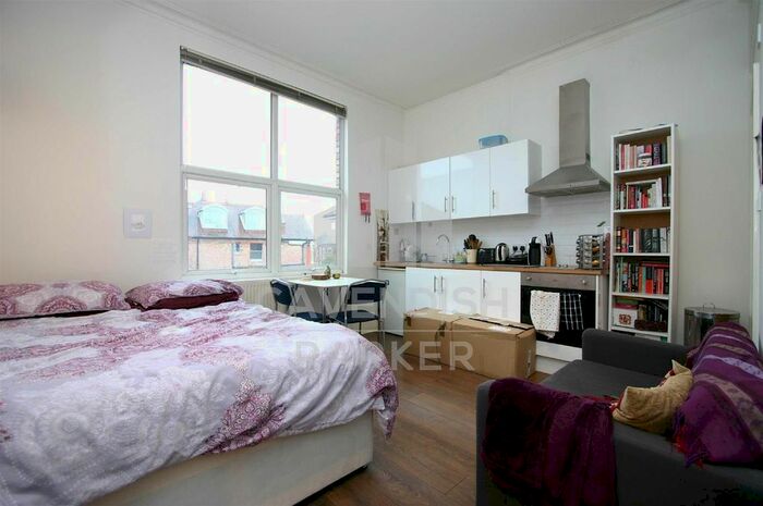 Studio To Rent In Manstone Road, Kilburn, London, NW2