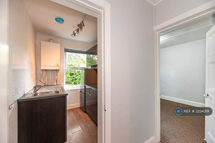 1 Bedroom Flat To Rent In Ingrave Road, Brentwood, CM15