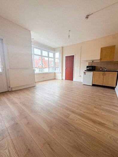 1 Bedroom Flat To Rent In Broxholm Road, London, SE27