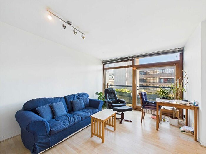 1 Bedroom Apartment To Rent In Barbican, City Of London, EC2Y