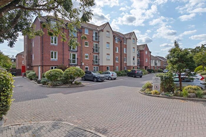 2 Bedroom Property For Sale In Stockbridge Road, Chichester, PO19