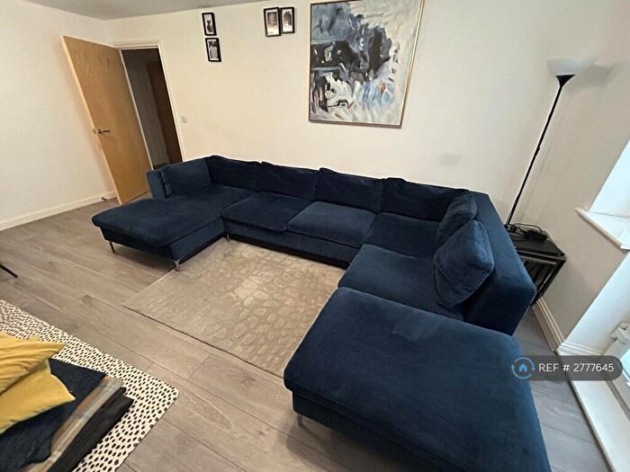 2 Bedroom Flat To Rent In Slade Green Road, Erith, Kent, DA8