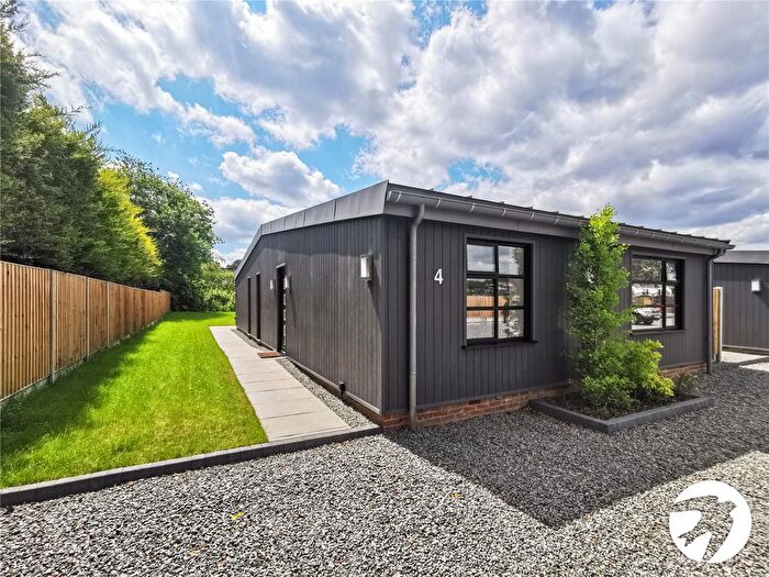 3 Bedroom Bungalow To Rent In Parsonage Lane, Sidcup, DA14