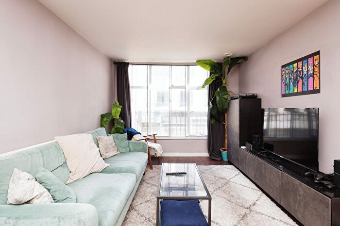 1 Bedroom Flat To Rent In Regents Court, Manchester, M1