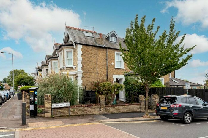 Studio To Rent In Park Road, Kingston, Kingston Upon Thames, KT2