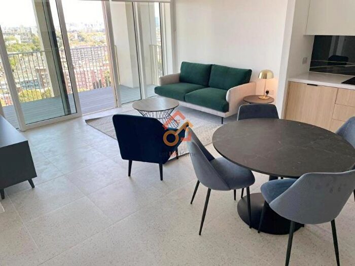 2 Bedroom Flat To Rent In Bouchon Point, Cendal Crescent, London, E1