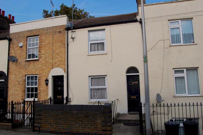 4 Bedroom Terraced House To Rent In Saunders Street, Gillingham, ME7