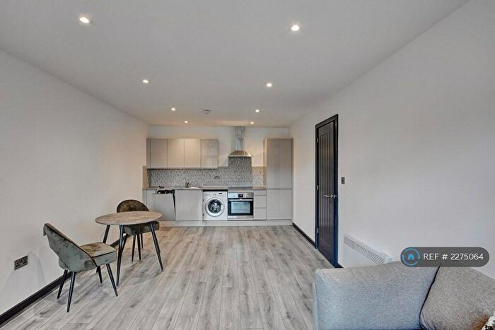 1 Bedroom Flat To Rent In Trinity Apartments, Leeds, LS13