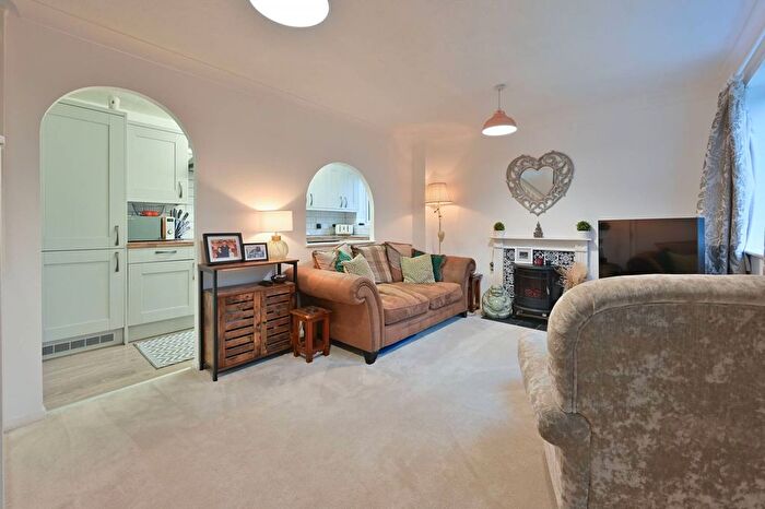 1 Bedroom Terraced House For Sale In Little Mimms, Hemel Hempstead, HP2