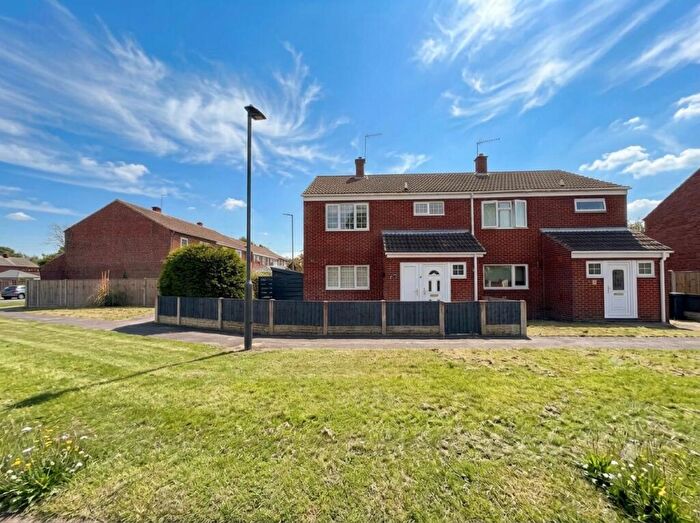 3 Bedroom Semi Detached House To Rent In Newmarche Drive, Askern, Doncaster, DN6