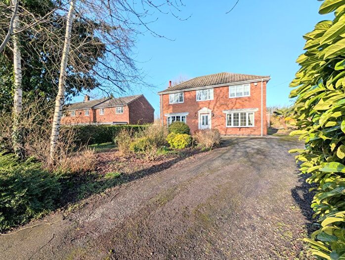 4 Bedroom Detached House For Sale In Main Road, Barnoldby-Le-Beck, DN37