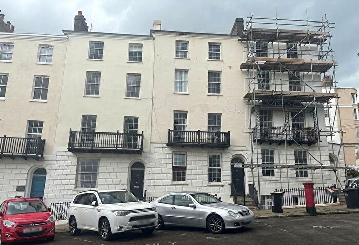 2 Bedroom Flat To Rent In Wellington Square, Hastings, TN34