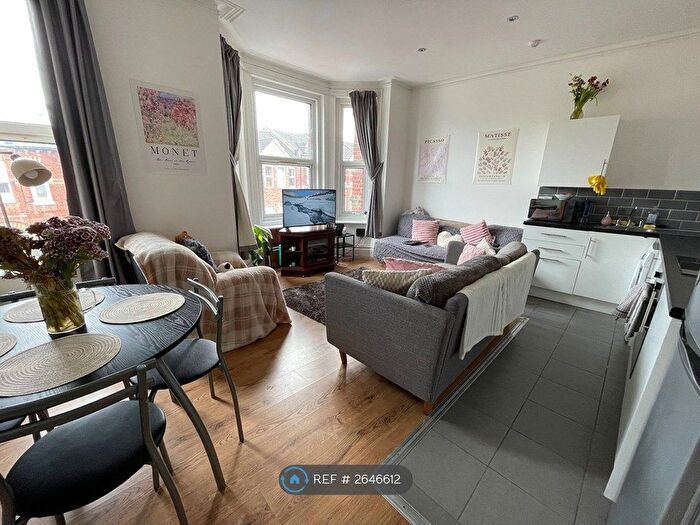 3 Bedroom Flat To Rent In Tennyson Road, Southampton, SO17