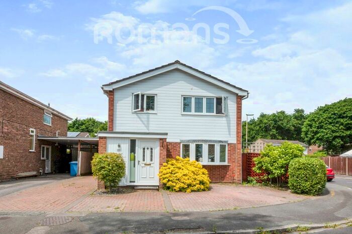 4 Bedroom Detached House To Rent In Globe Farm Lane, Blackwater, GU17