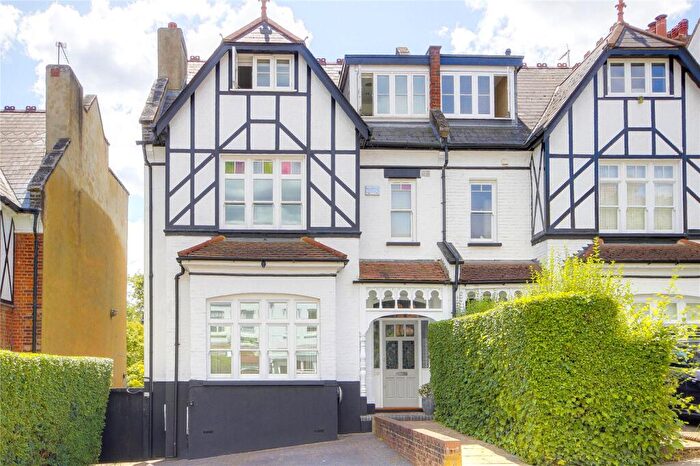 4 Bedroom Semi-Detached House For Sale In Onslow Gardens, London, N10